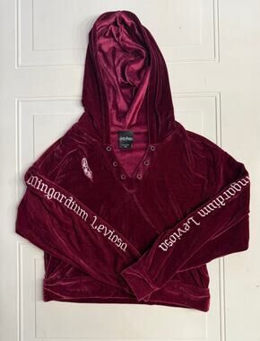 Harry Potter Womens Sz M Velvet Maroon Windardum Leviosa Feather Hoodie Sweater